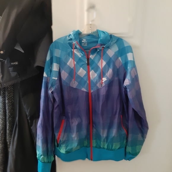 Nike hoodie wind breakers - Picture 1 of 5